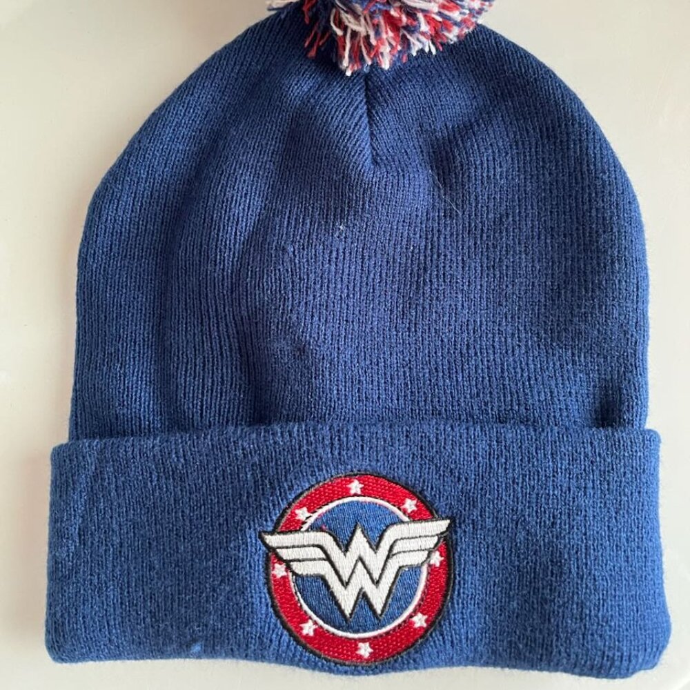 DC Comics Wonder Woman Navy Knit Pom Pom Beanie Hat One Size